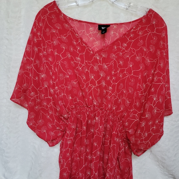 Massimo medium, v-neck peplum, batwing top - Picture 8 of 10